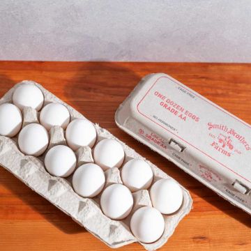 Smith Brothers Cage Free Large White Grade AA Eggs - 1 dozen