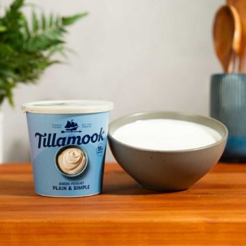 Tillamook Plain & Simple Greek Yogurt - 24 oz