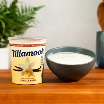 Tillamook Vanilla Bean Low Fat Yogurt - 32 oz