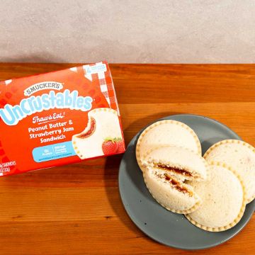 Smucker's Uncrustables Peanut Butter & Strawberry Jam Sandwich - 4 pack